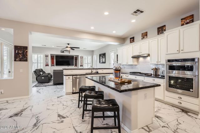 8115 W SAN MIGUEL Avenue, Glendale, AZ 85303