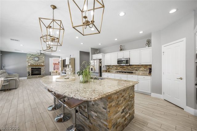 453 Mountain Villa Drive, Las Vegas, NV 89110
