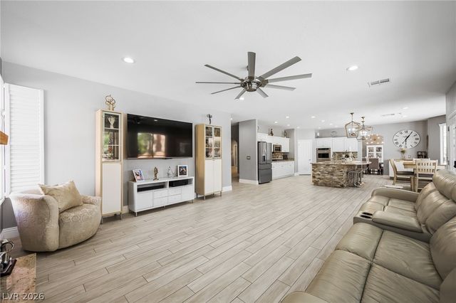 453 Mountain Villa Drive, Las Vegas, NV 89110