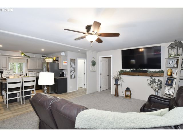 32700 Se LEEWOOD Ln 16B, Boring, OR 97009