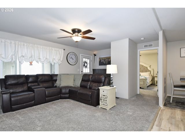 32700 Se LEEWOOD Ln 16B, Boring, OR 97009