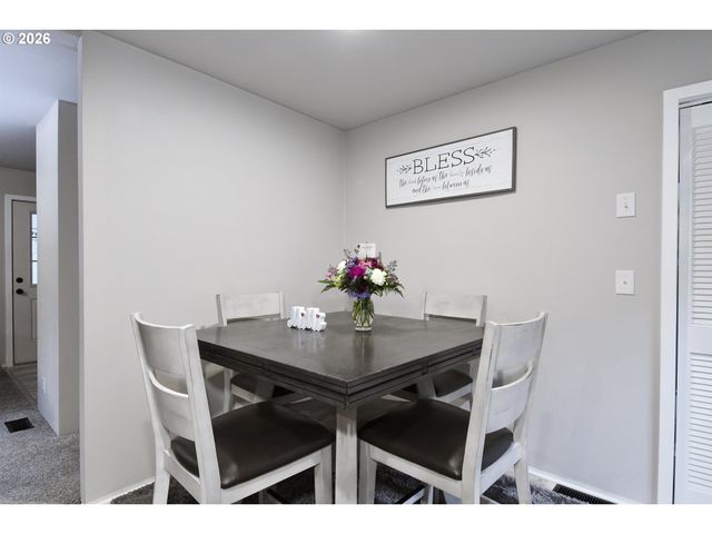 32700 Se LEEWOOD Ln 16B, Boring, OR 97009