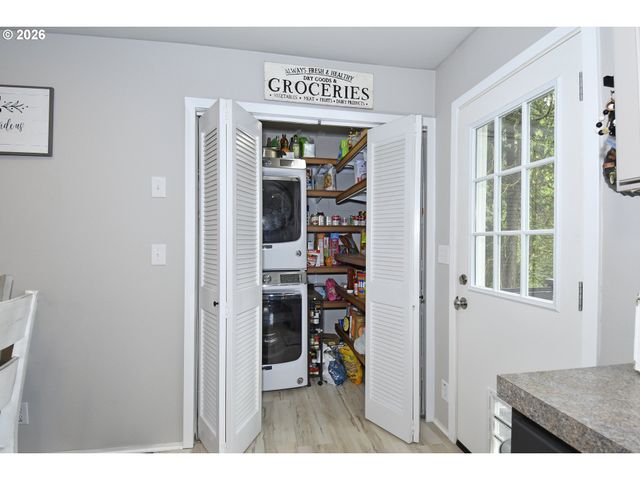 32700 Se LEEWOOD Ln 16B, Boring, OR 97009