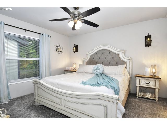 32700 Se LEEWOOD Ln 16B, Boring, OR 97009