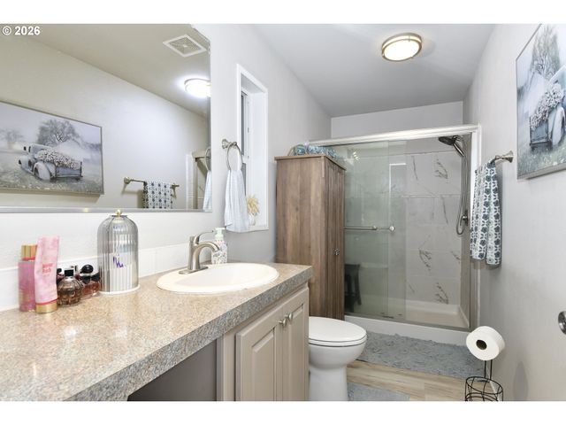 32700 Se LEEWOOD Ln 16B, Boring, OR 97009