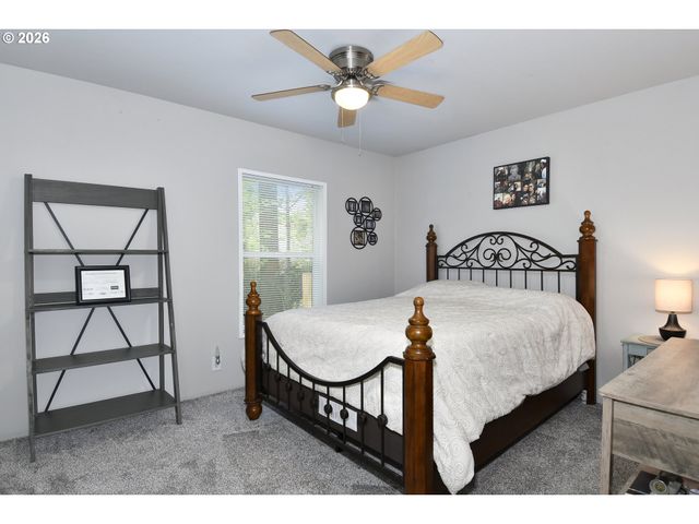 32700 Se LEEWOOD Ln 16B, Boring, OR 97009