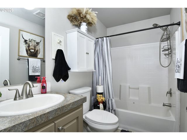 32700 Se LEEWOOD Ln 16B, Boring, OR 97009