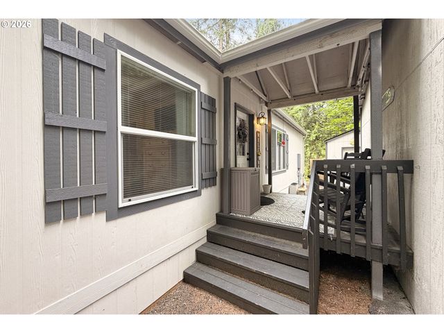 32700 Se LEEWOOD Ln 16B, Boring, OR 97009