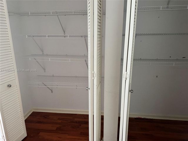 801 Brickell Key Blvd 1204, Miami, FL 33131