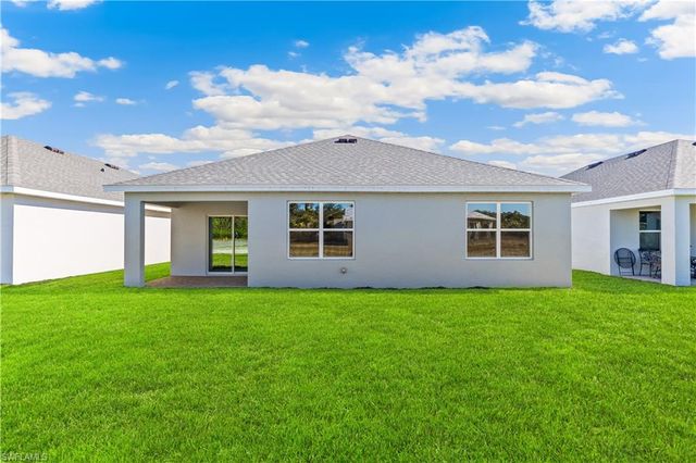 10314 Blooming Blossom CT, Fort Myers, FL 33905