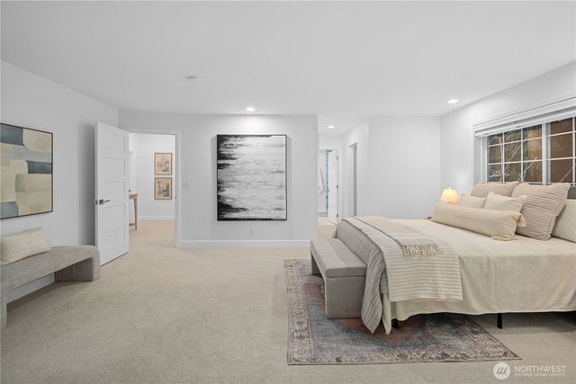 1626 W Beaver Lake Drive SE, Sammamish, WA 98075