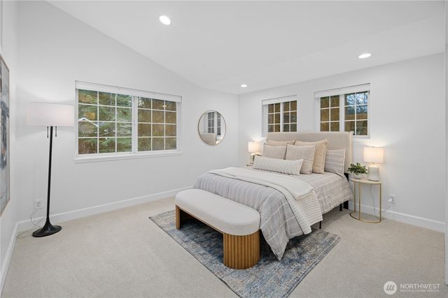 1626 W Beaver Lake Drive SE, Sammamish, WA 98075