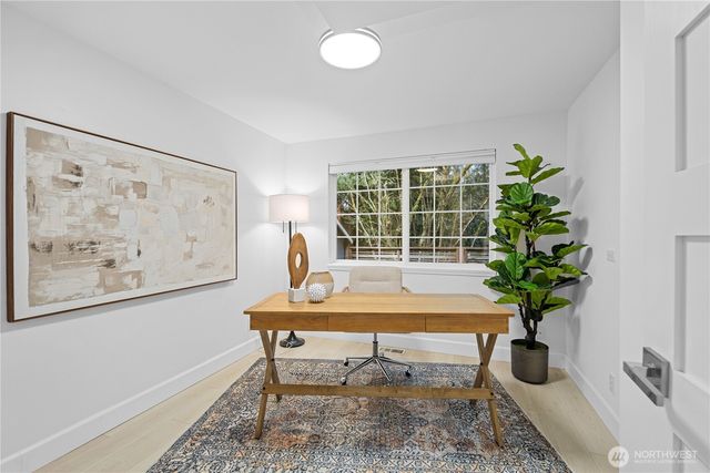 1626 W Beaver Lake Drive SE, Sammamish, WA 98075