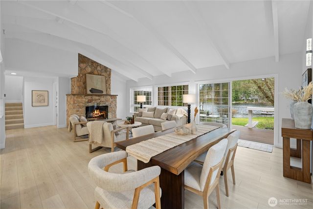 1626 W Beaver Lake Drive SE, Sammamish, WA 98075