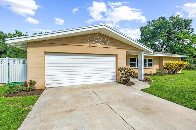 3733 MALEC CIRCLE, Sarasota, FL 34233