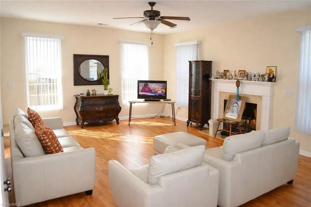 1721 Timber Cove Court, Winston-salem, NC 27127