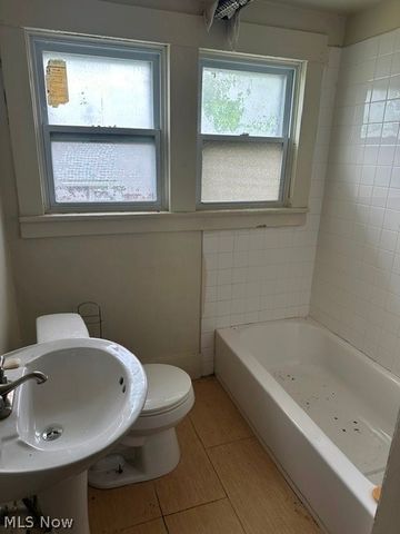 405 Drake Avenue, Youngstown, OH 44505