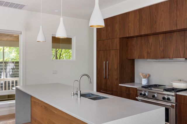 2211 Canterbury ST, Austin, TX 78702