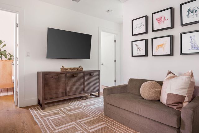 2211 Canterbury ST, Austin, TX 78702