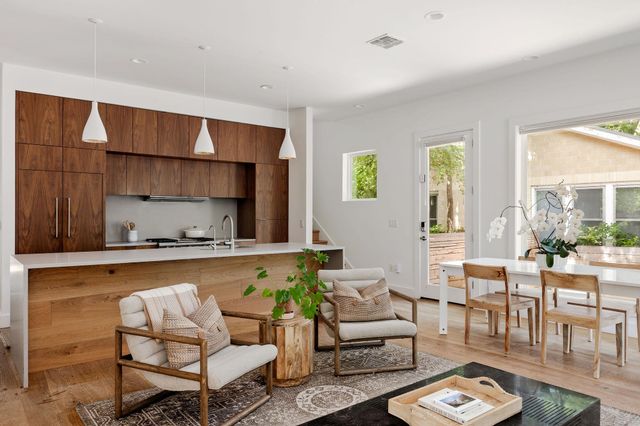 2211 Canterbury ST, Austin, TX 78702