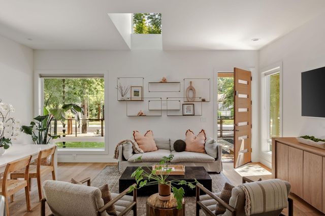 2211 Canterbury ST, Austin, TX 78702