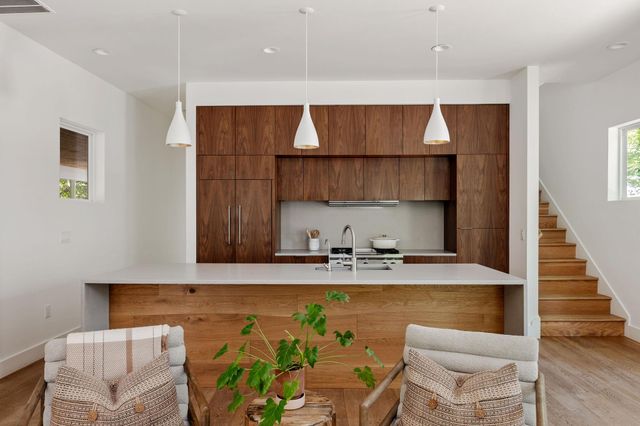 2211 Canterbury ST, Austin, TX 78702