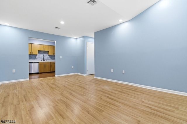 308 Passaic Ave 215, Harrison Town, NJ 07029