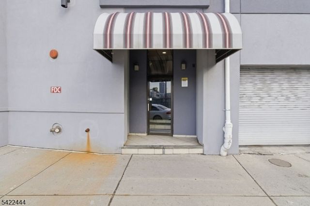 308 Passaic Ave 215, Harrison Town, NJ 07029