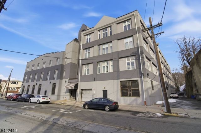 308 Passaic Ave 215, Harrison Town, NJ 07029