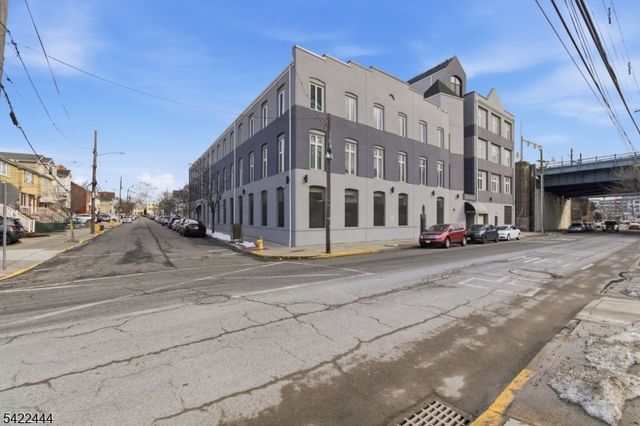 308 Passaic Ave 215, Harrison Town, NJ 07029