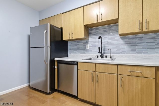 308 Passaic Ave 215, Harrison Town, NJ 07029