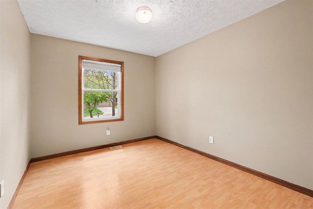 177 Glen Eagle Drive, Rockford, MI 49341