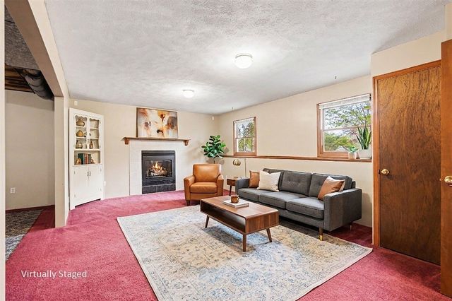 177 Glen Eagle Drive, Rockford, MI 49341