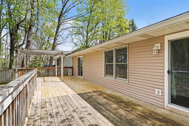 177 Glen Eagle Drive, Rockford, MI 49341