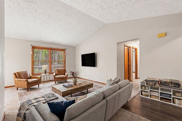 177 Glen Eagle Drive, Rockford, MI 49341