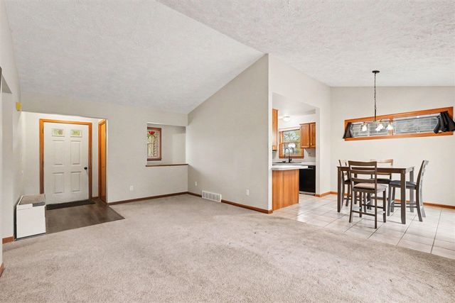177 Glen Eagle Drive, Rockford, MI 49341