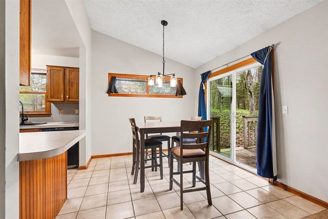 177 Glen Eagle Drive, Rockford, MI 49341