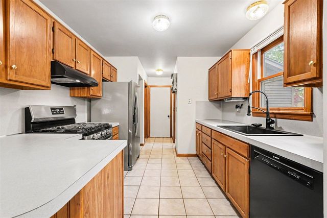 177 Glen Eagle Drive, Rockford, MI 49341