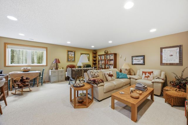 424 44th Avenue S, Moorhead, MN 56560