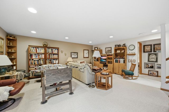 424 44th Avenue S, Moorhead, MN 56560
