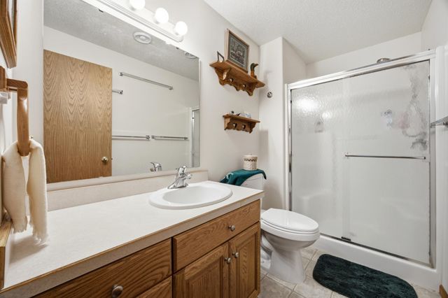 424 44th Avenue S, Moorhead, MN 56560