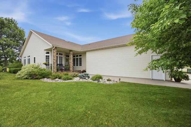 424 44th Avenue S, Moorhead, MN 56560