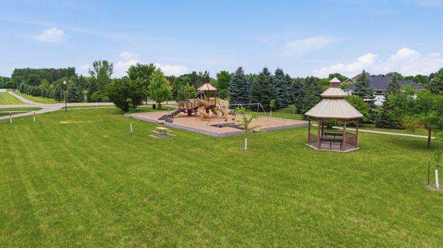 424 44th Avenue S, Moorhead, MN 56560