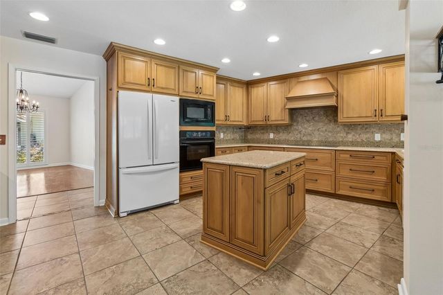 3319 CHEVIOT DRIVE, Tampa, FL 33618