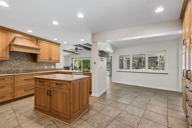 3319 CHEVIOT DRIVE, Tampa, FL 33618