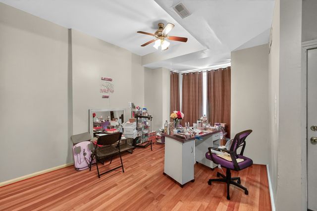3250 W Douglas Boulevard, Chicago, IL 60623