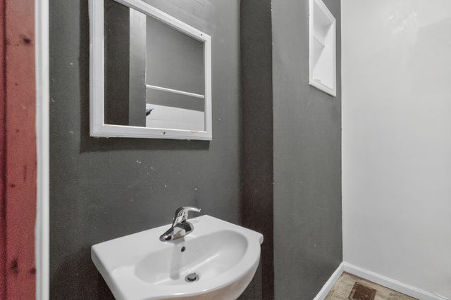 3250 W Douglas Boulevard, Chicago, IL 60623