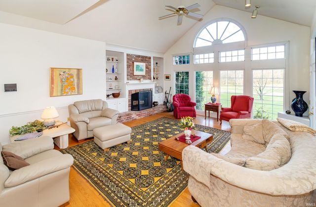 45 Oak Meadow Road, Evansville, IN 47725