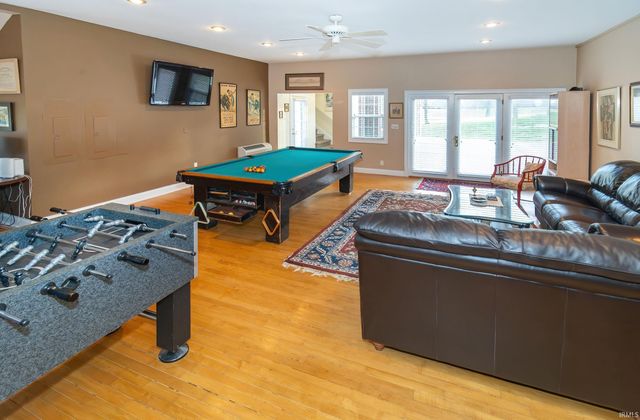 45 Oak Meadow Road, Evansville, IN 47725