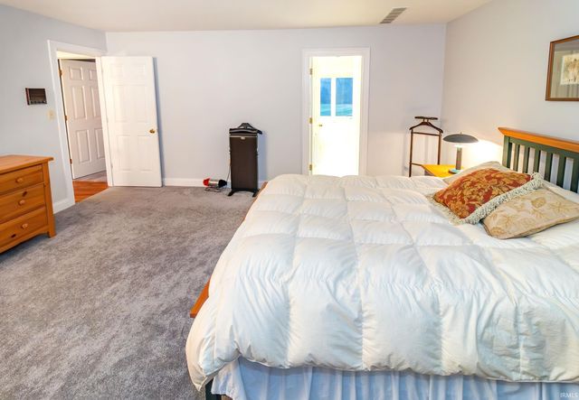 45 Oak Meadow Road, Evansville, IN 47725